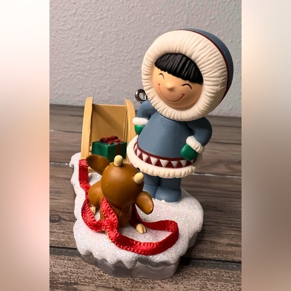 Hallmark Keepsake NEW 2022 Christmas Ornament Frosty Friends 43rd in series - Picture 3 of 10